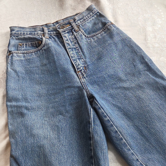 Vintage Denim - Vintage High Rise Mid Wash Mom Jeans